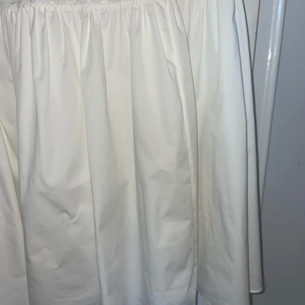 Never worn White House of CB dress! Size L+ (12) w/ larger cups. - Picture 6 of 7